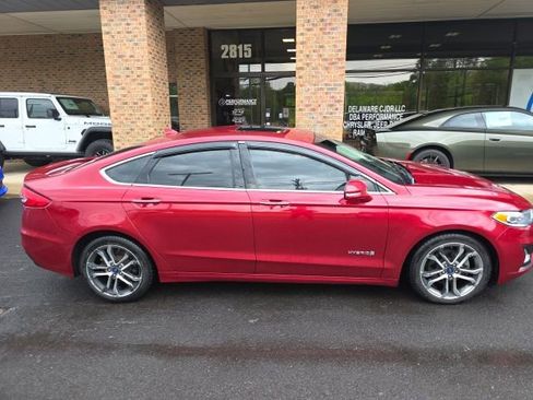 Used 2019 Ford Fusion Titanium FWD image 7