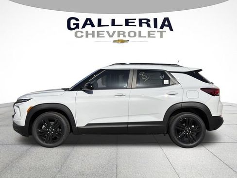 New 2026 Chevrolet TrailBlazer LT w/ Midnight Edition FWD image 4