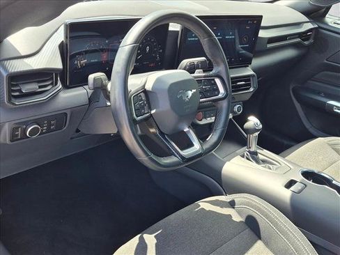Used 2025 Ford Mustang GT RWD image 9