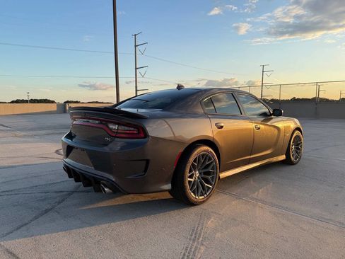 Used 2019 Dodge Charger R/T w/ Plus Group RWD image 5