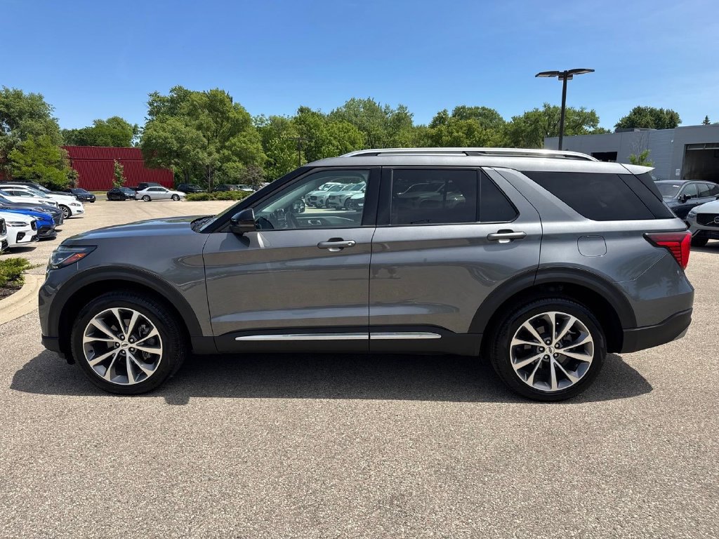 Used 2025 Ford Explorer Platinum w/ Ultimate Package AWD/4WD image 2