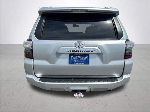 Used 2016 Toyota 4Runner SR5 AWD/4WD image 8