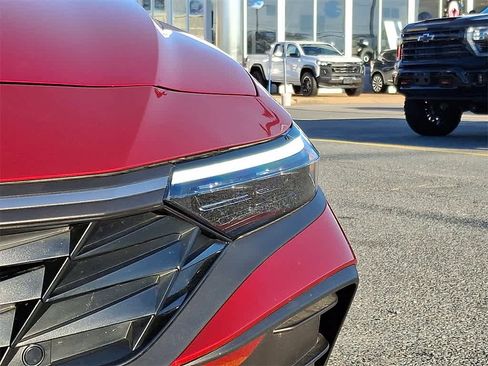 Used 2025 Hyundai Elantra Sport image 9