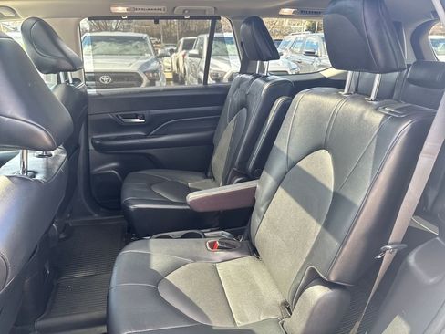 Used 2024 Toyota Grand Highlander XLE image 37