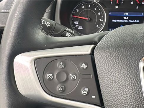 Used 2024 GMC Terrain SLT image 23