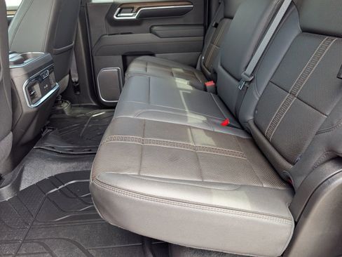 Used 2025 Chevrolet Silverado 1500 High Country w/ High Country Premium Package image 17