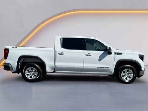 Used 2024 GMC Sierra 1500 SLE image 8