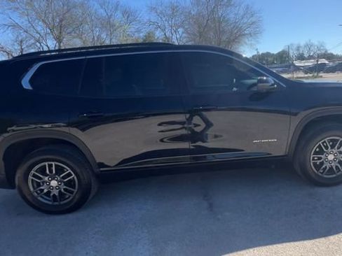 Used 2025 GMC Acadia Elevation image 9