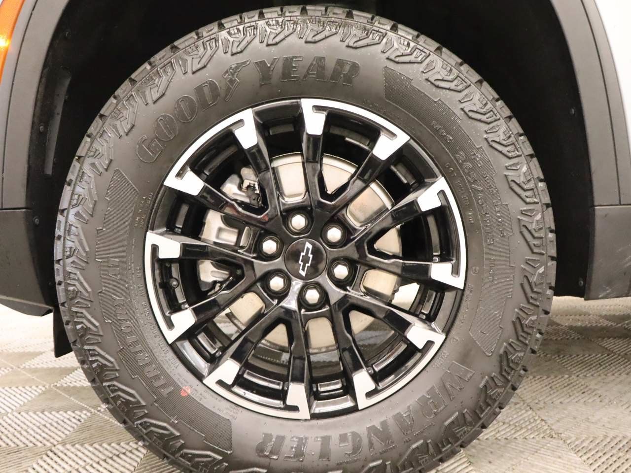 Used 2025 Chevrolet Traverse Z71 AWD/4WD image 6