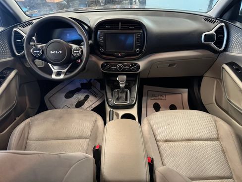Used 2023 Kia Soul LX FWD image 9