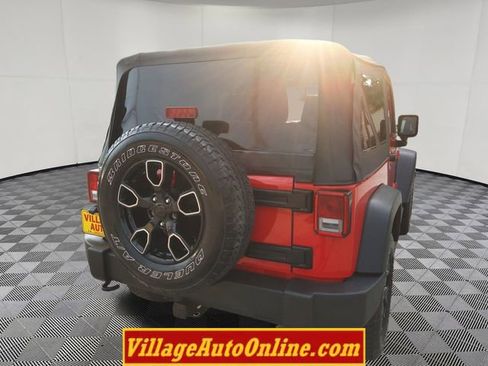 Used 2012 Jeep Wrangler Rubicon w/ PWR Convenience Group image 12
