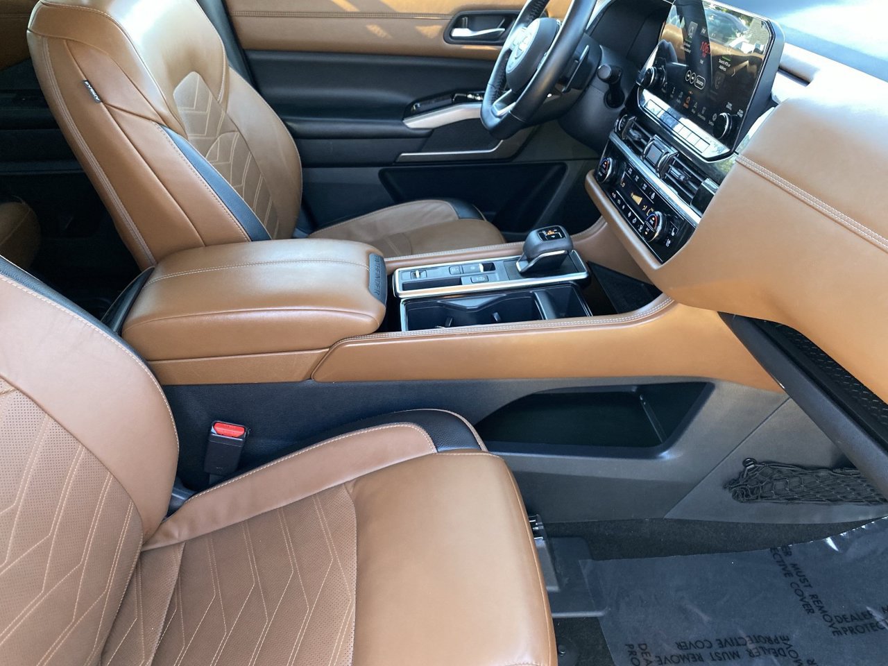 Certified 2023 Nissan Pathfinder Platinum w/ Cargo Package FWD image 10