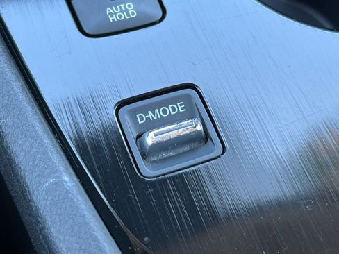 Used 2024 Nissan Rogue SV FWD image 27