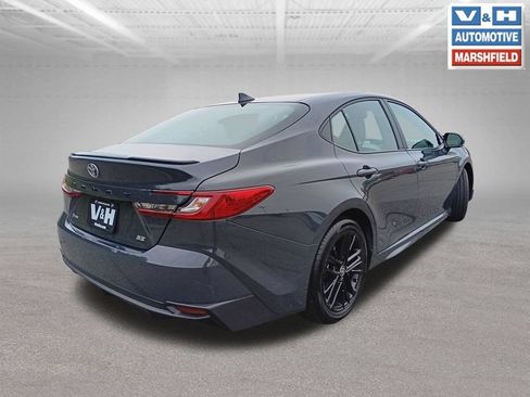Used 2025 Toyota Camry SE FWD image 25