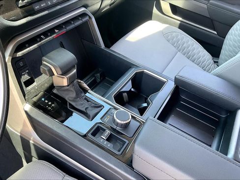 Used 2022 Toyota Tundra SR5 AWD/4WD image 15