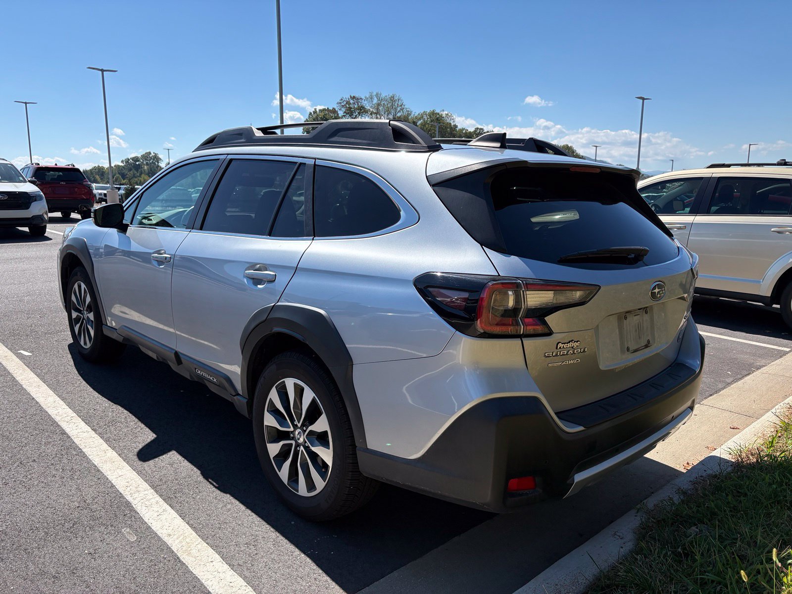 Certified 2023 Subaru Outback Limited AWD/4WD image 4