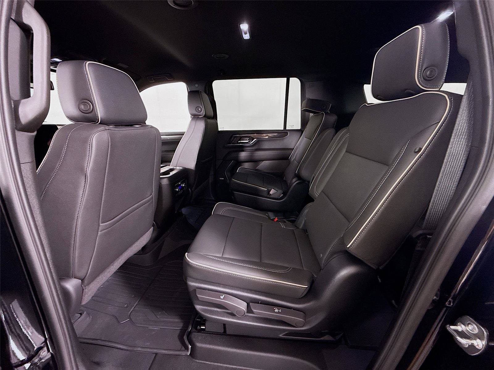 New 2026 GMC Yukon XL Elevation w/ LPO, Floor Liner Package AWD/4WD image 18