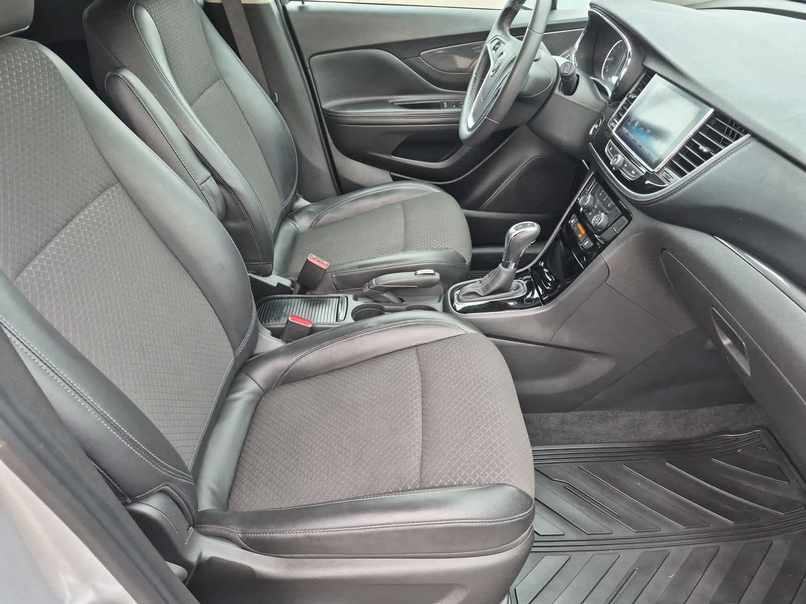 Used 2020 Buick Encore Preferred w/ Safety Package FWD image 21