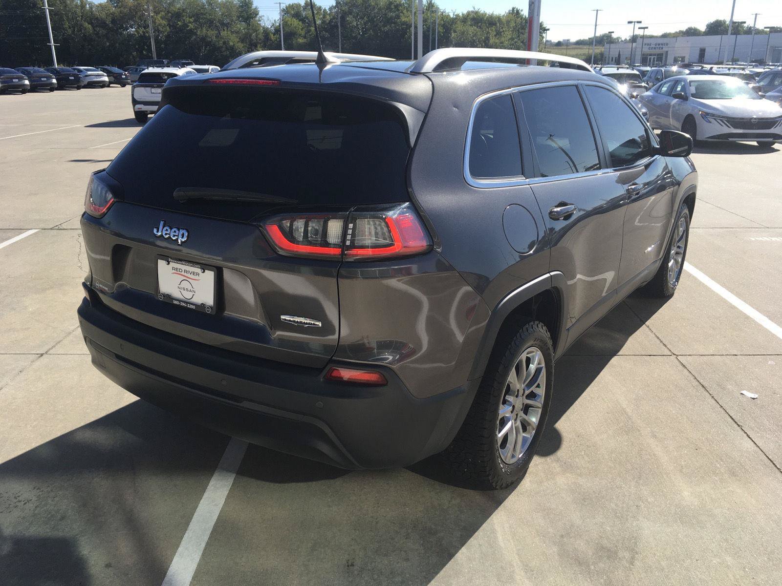 Used 2019 Jeep Cherokee Latitude Plus FWD image 8