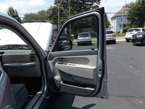 Used 2008 Jeep Liberty Sport AWD/4WD image 24