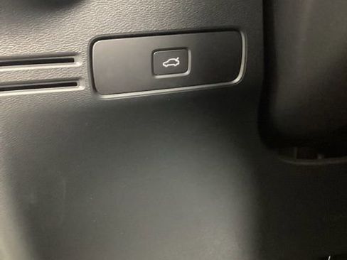 New 2026 Volvo XC40 B5 Ultra w/ Climate Package image 19