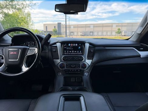 Used 2019 GMC Yukon XL SLT w/ HD Trailering Package image 13