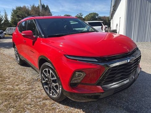 Used 2024 Chevrolet Blazer RS w/ Enhanced Convenience Package AWD/4WD image 3