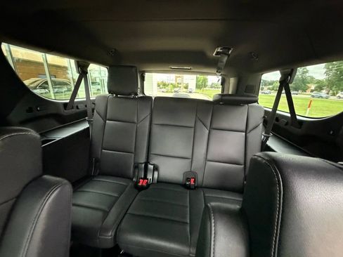 Used 2023 Cadillac Escalade ESV Luxury w/ LPO, Floor Liner Package RWD image 15