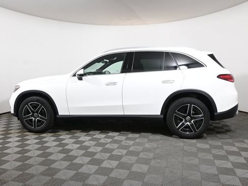 Used 2026 Mercedes-Benz GLC 300 4MATIC image 2