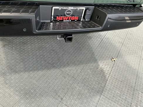 Used 2024 Nissan Titan SV w/ SV Bronze Edition Package image 6