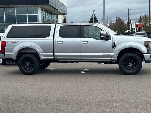 Used 2022 Ford F250 Lariat w/ Tremor Off-Road Package AWD/4WD image 3