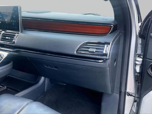 Used 2023 Lincoln Navigator Reserve RWD image 19