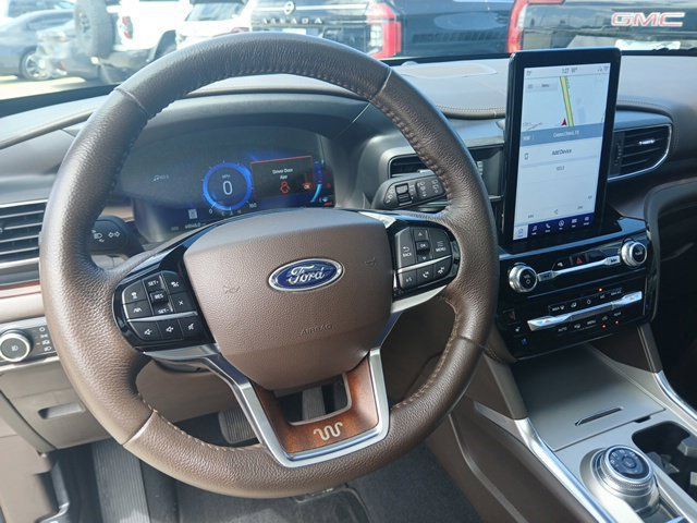 Used 2023 Ford Explorer King Ranch w/ Technology Package RWD image 19