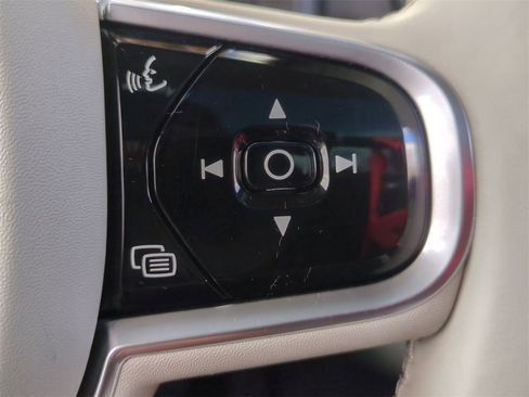 Used 2018 Volvo S90 T5 Momentum w/ Convenience Package image 16