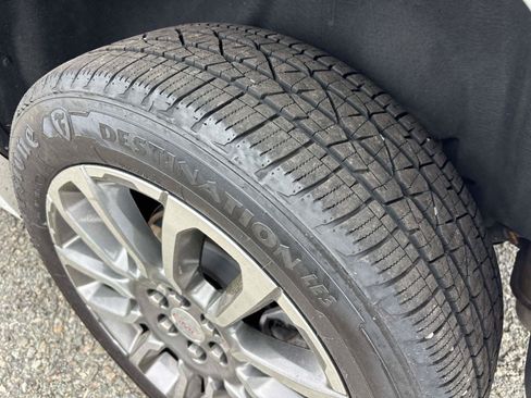 Used 2023 GMC Acadia Denali AWD/4WD image 10