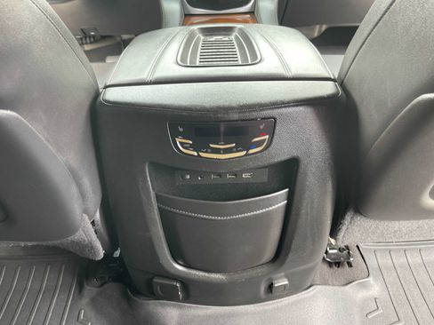 Used 2018 Cadillac Escalade ESV Premium Luxury image 20