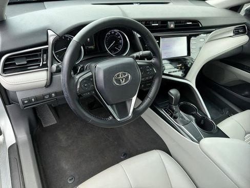 Used 2019 Toyota Camry SE image 10