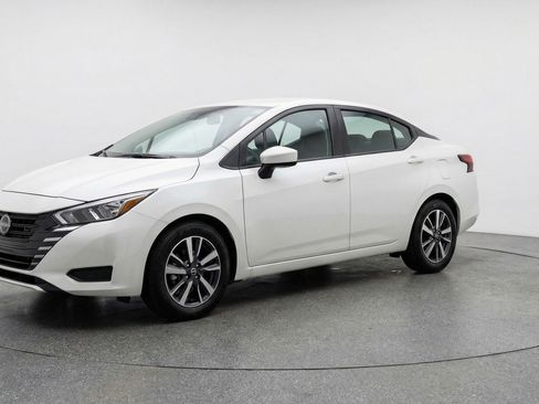 Used 2025 Nissan Versa SV FWD image 3