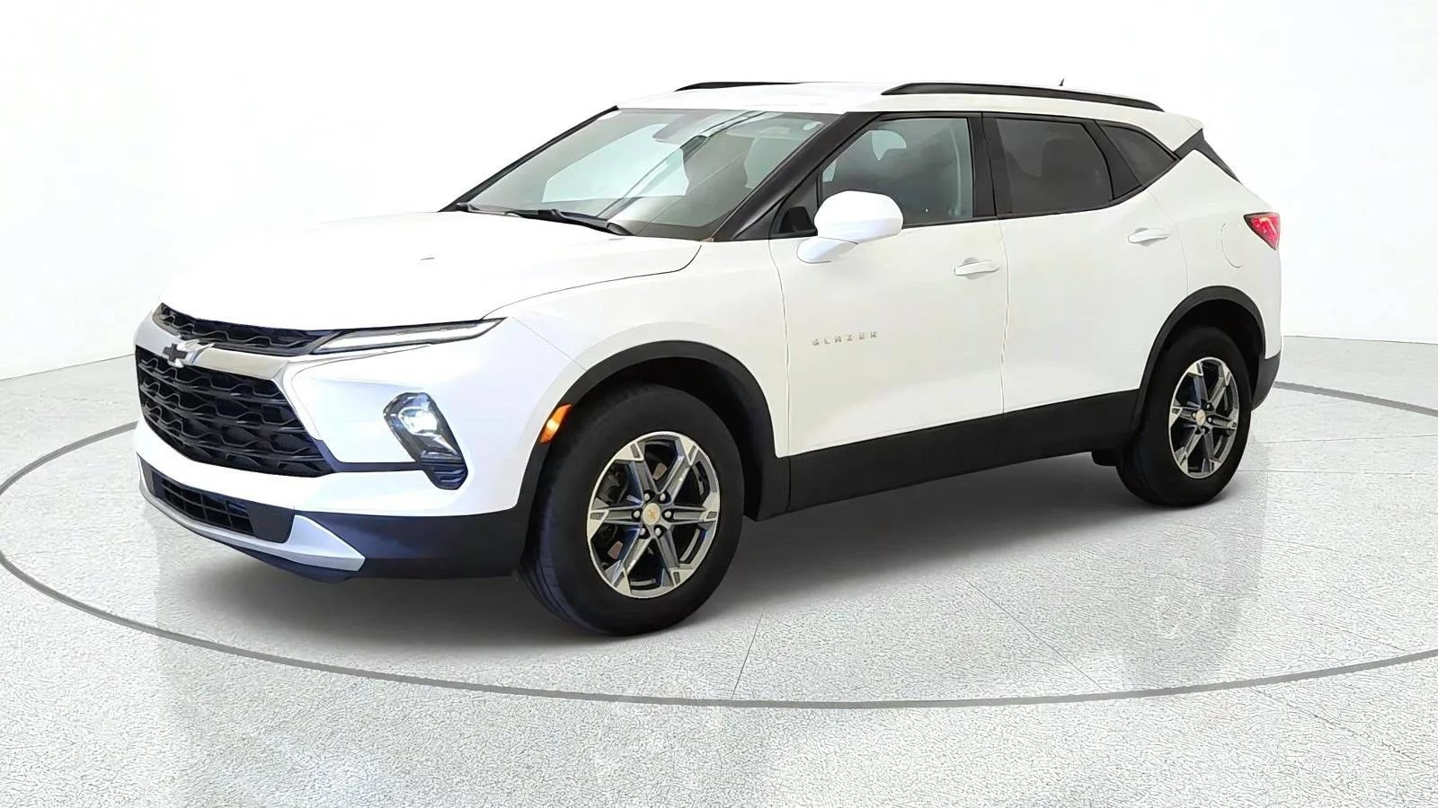 Used 2024 Chevrolet Blazer LT w/ Convenience Package FWD image 4