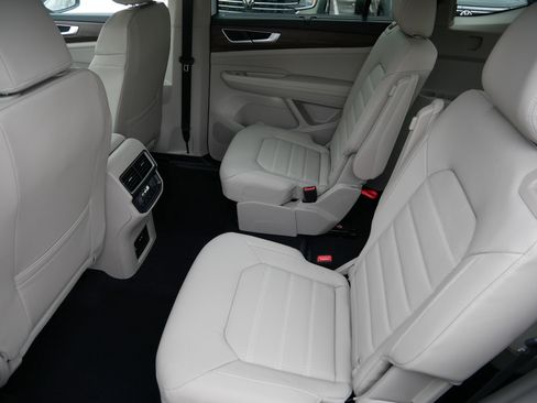 New 2026 Volkswagen Atlas SEL AWD/4WD image 8