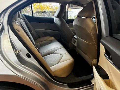 Used 2019 Toyota Camry LE image 31