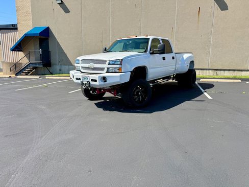 Used 2004 Chevrolet Silverado 3500 4x4 Crew Cab w/ Heavy-Duty Power Package image 5