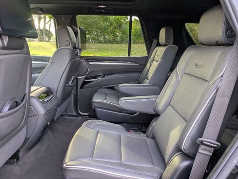 Certified 2025 Cadillac Escalade Sport w/ LPO, ONYX Package image 13