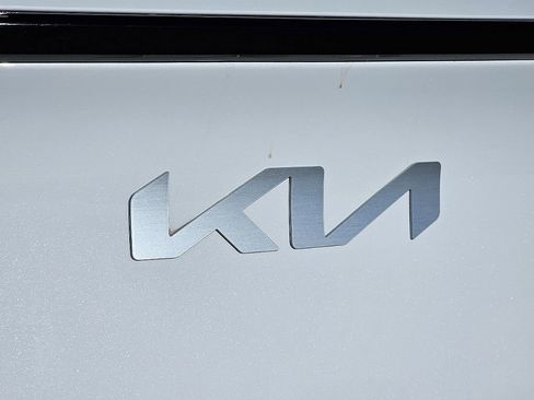 Used 2025 Kia Sportage EX image 13