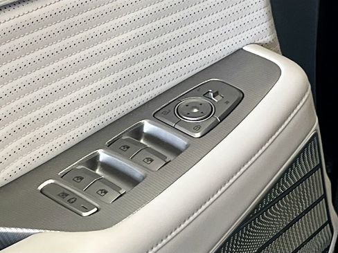 Used 2025 Hyundai Palisade Calligraphy FWD image 18