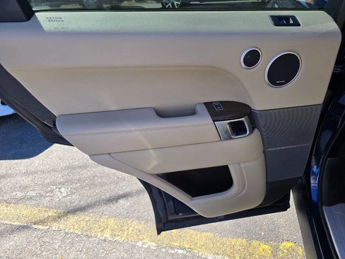 Used 2016 Land Rover Range Rover Sport HSE image 24