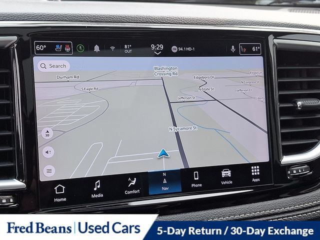 Used 2023 Chrysler Pacifica Limited FWD image 24