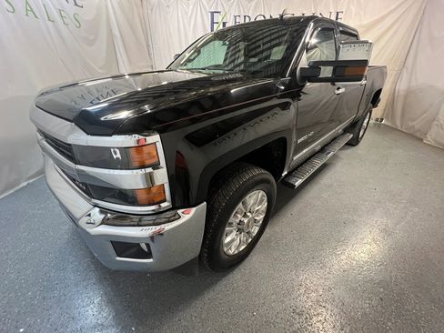 Used 2015 Chevrolet Silverado 2500 LTZ w/ Duramax Plus Package AWD/4WD image 3