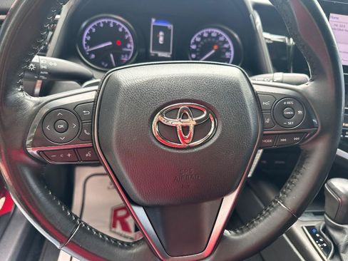 Used 2023 Toyota Camry SE FWD image 10