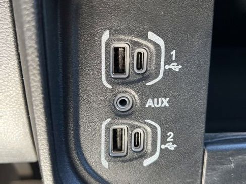 Certified 2025 RAM 2500 Big Horn AWD/4WD image 18